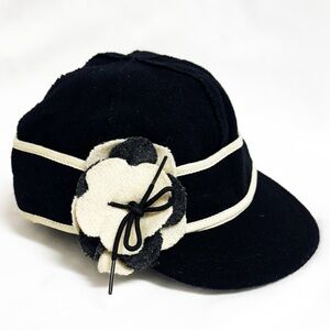 STORMY KROMER Petal Pusher Wool Hat Black/Cream With Flower Size 7 1-4”